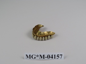 Denture